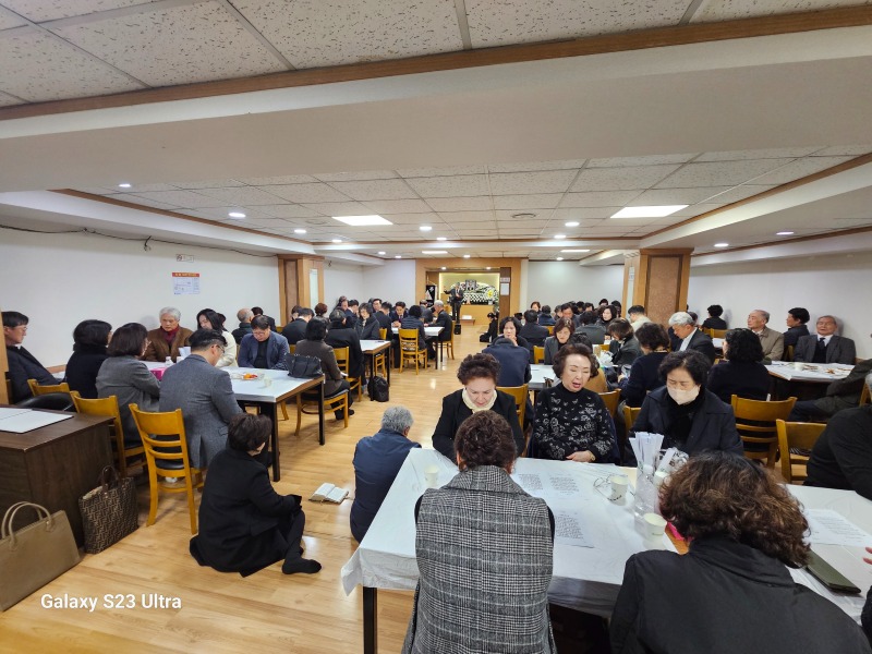 251207 고 김유석 원로장로 입관예배.jpg