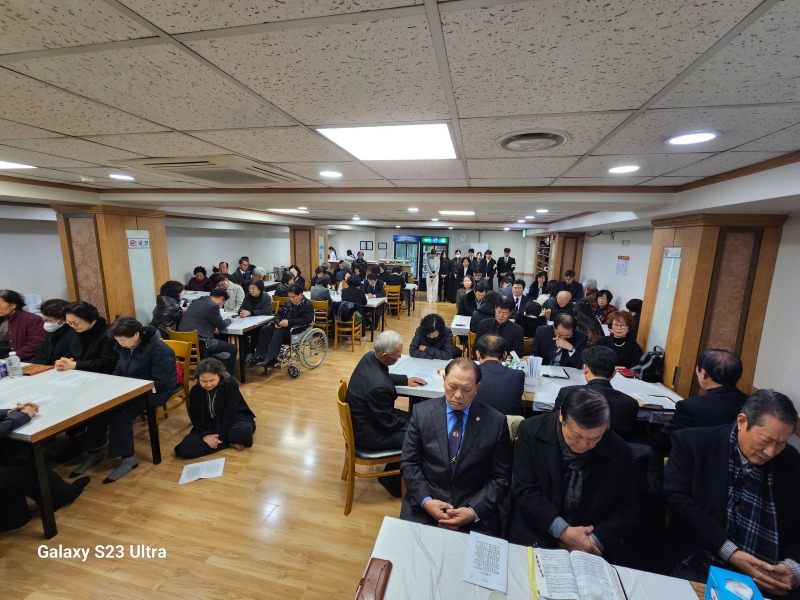 251207 고 김유석 원로장로 입관예배 3.jpg